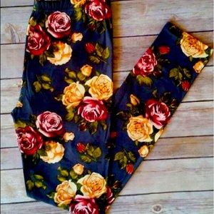 OS One Size Pink Gold Floral Leggings